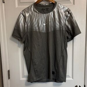 Nike Pro Men's Silver and Gray Short Sleeve Tee